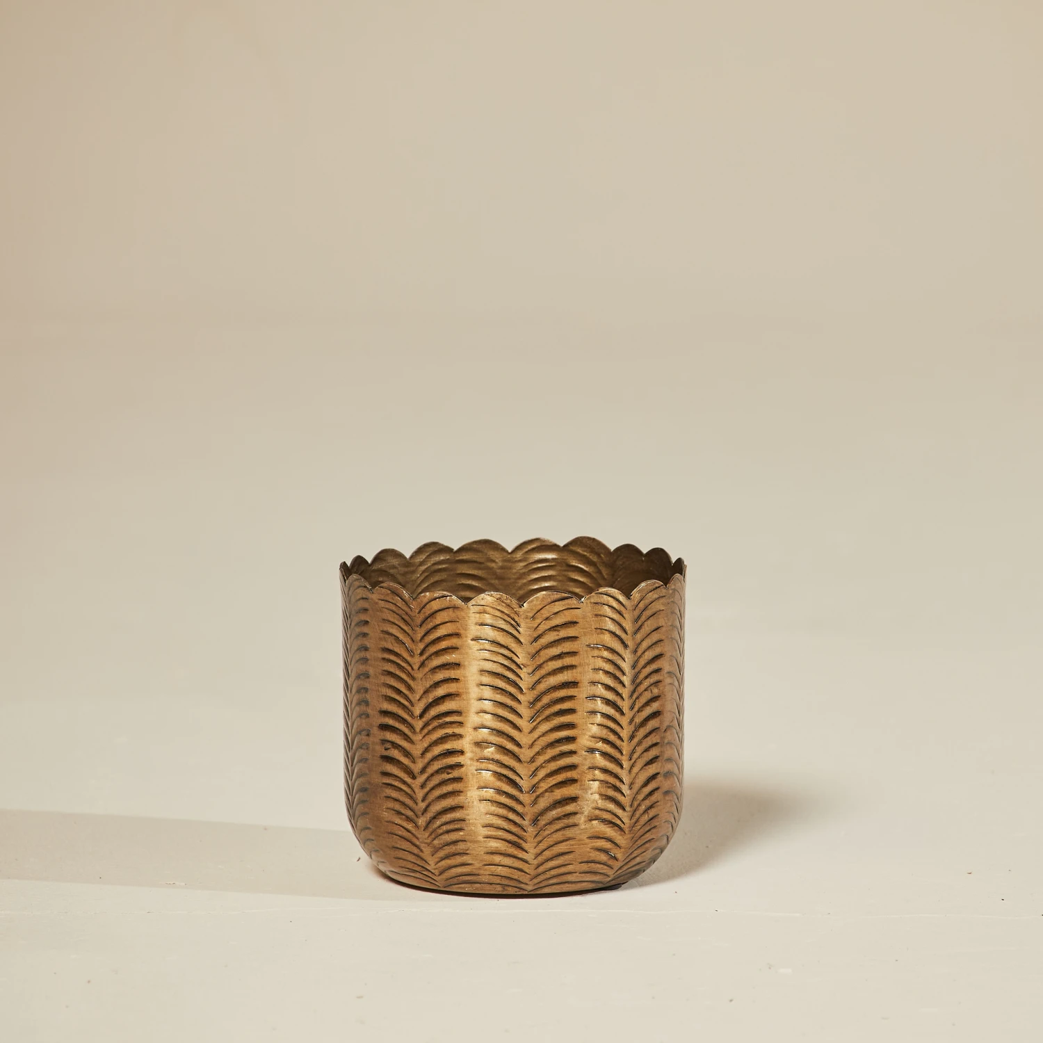 Indoor Pot Florine – Antique Brass 2 Indoor Pot Florine – Antique Brass - Image 2