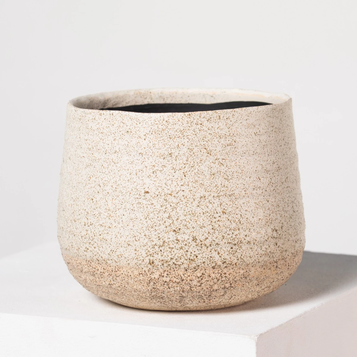 Indoor Pot Iris – Sand 5 Indoor Pot Iris – Sand - Image 5