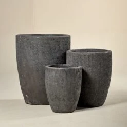 Tall Outdoor Pot β Bullet Aquarius Black (Lava)