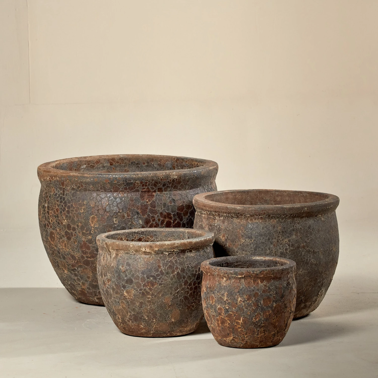 Outdoor Pot – Cauldron Aquarius Mars 3 Outdoor Pot – Cauldron Aquarius Mars - Image 3