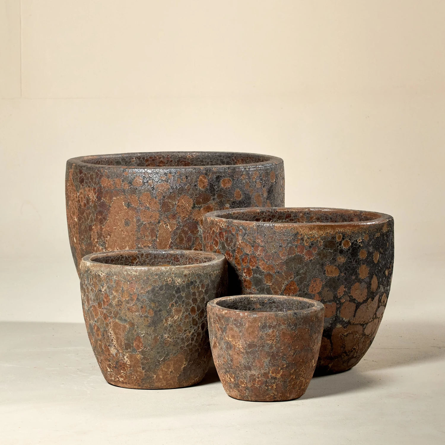 Egg Outdoor Pot – Aquarius Orange 1 Egg Outdoor Pot – Aquarius Orange