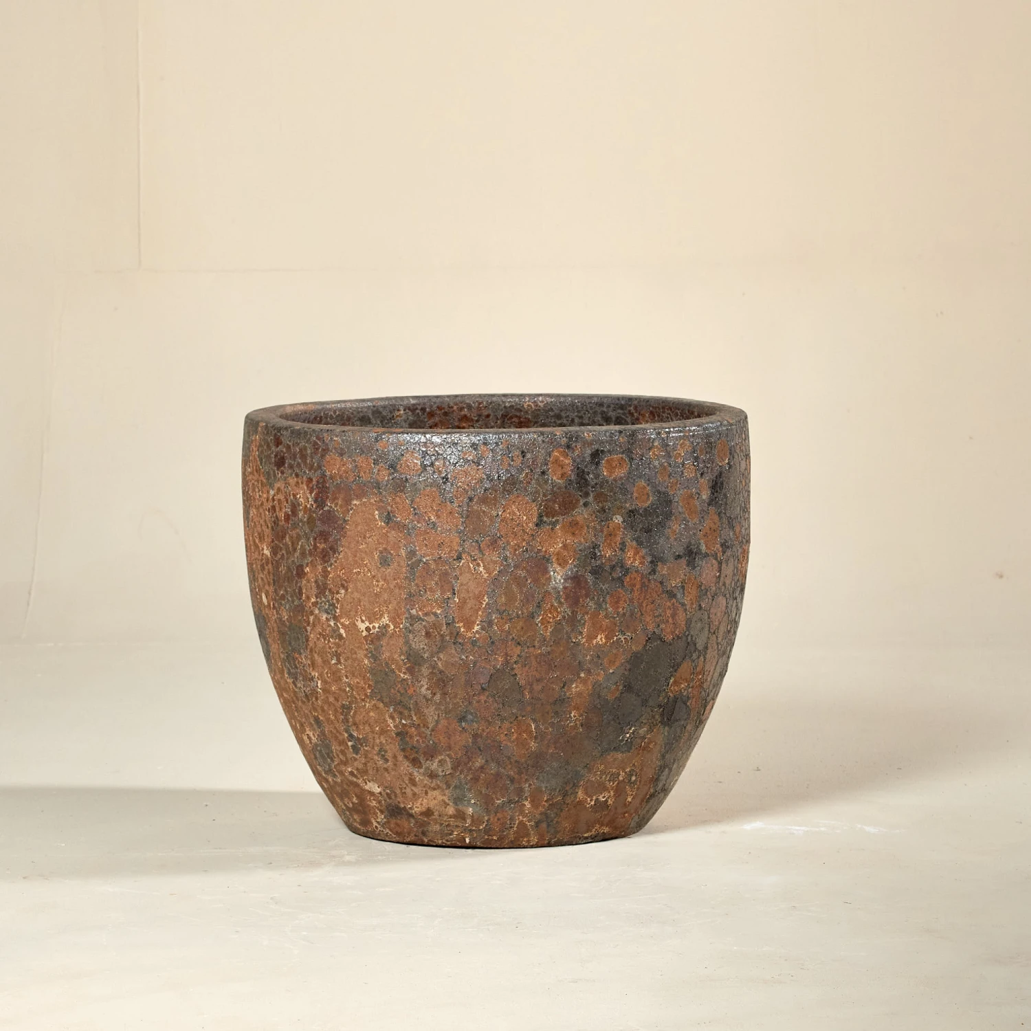 Egg Outdoor Pot – Aquarius Orange 2 Egg Outdoor Pot – Aquarius Orange - Image 2