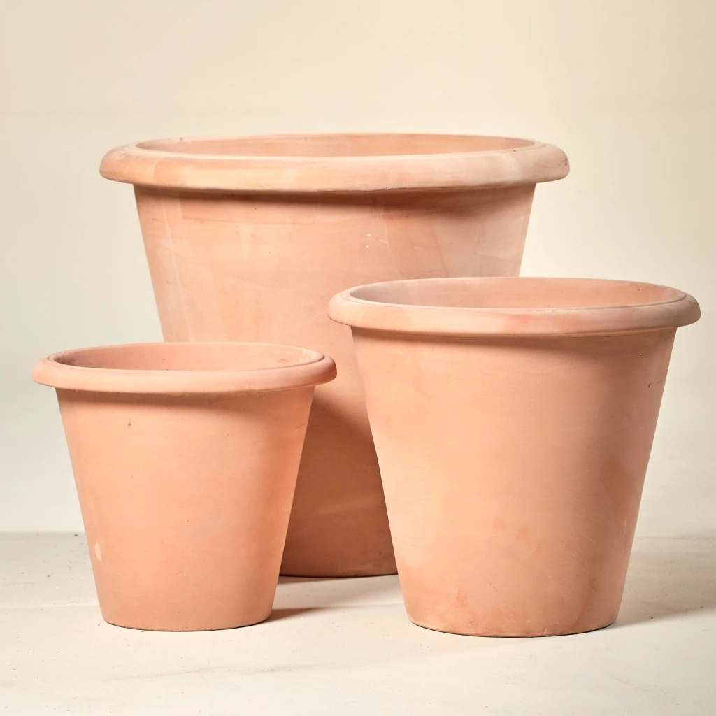 Frizzone – Outdoor Terracotta Pot 1 Frizzone – Outdoor Terracotta Pot